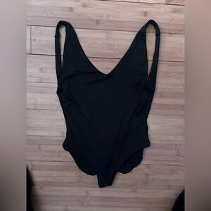LONDRE Black One-Piece Minimalist Swimsuit